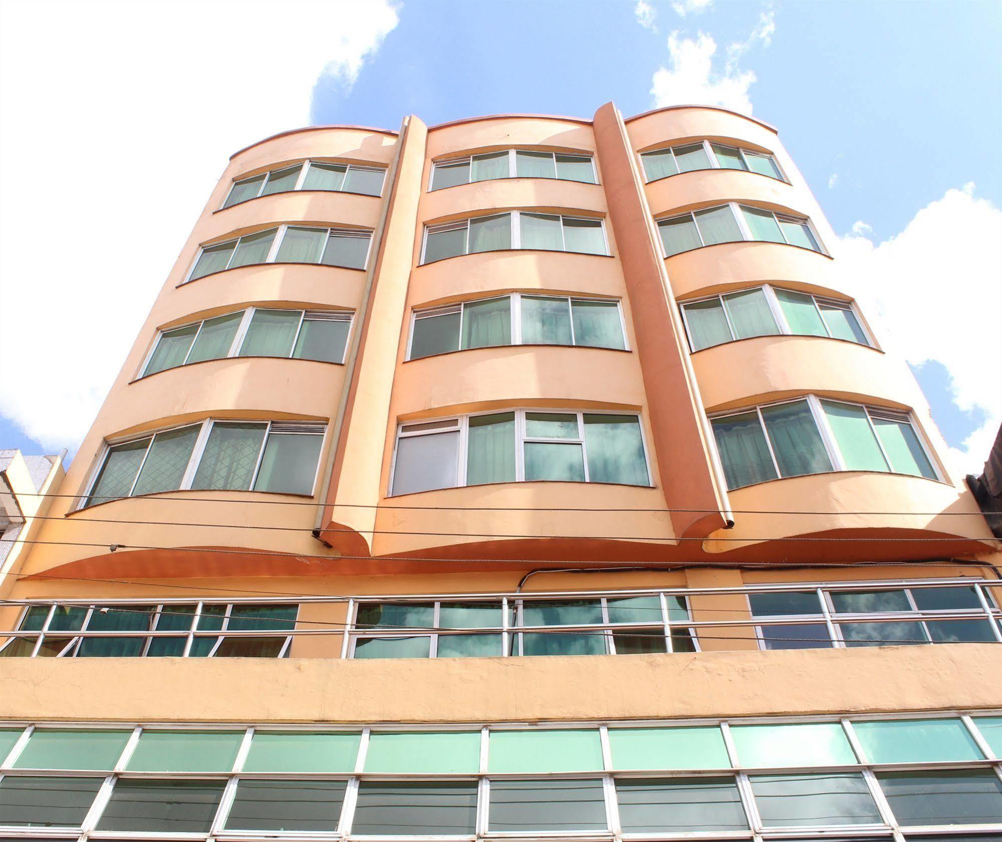 Sunrise B&B ไนโรบี ภายนอก รูปภาพ