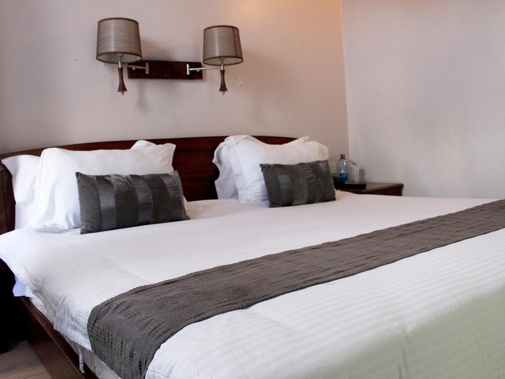Sunrise B&B ไนโรบี ภายนอก รูปภาพ